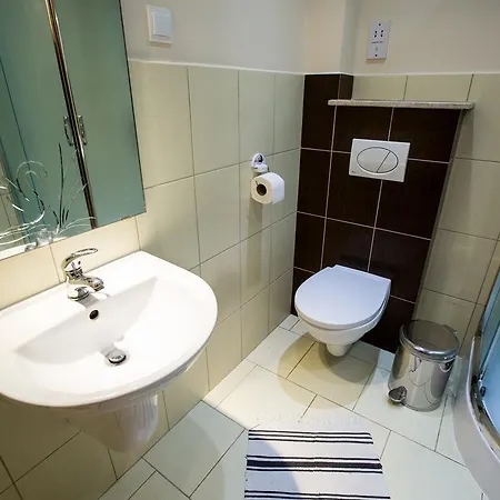 Natia Guest house