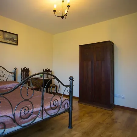 Natia Guest house *