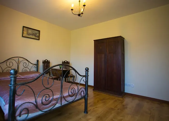 Natia Guest house 3*